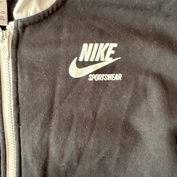 Used- Nike Jacket - Picture 4 of 5
